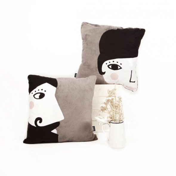 lola-cushion